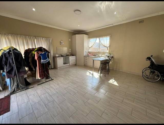 4 BEDROOM HOUSE FOR SALE IN GLEN MARAIS